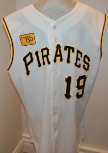 Pittsburgh Clothing Company on X: With no end in sight to the MLB lockout,  here's our idea for a full #Pirates uniform refresh– combining elements  from the 1970's through present day. #LetsGoBucs